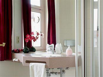 Amadeo Hotel 3*